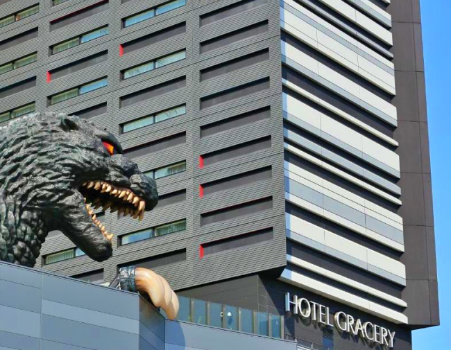Hotel-Gracery-Shinjuku-Godzilla